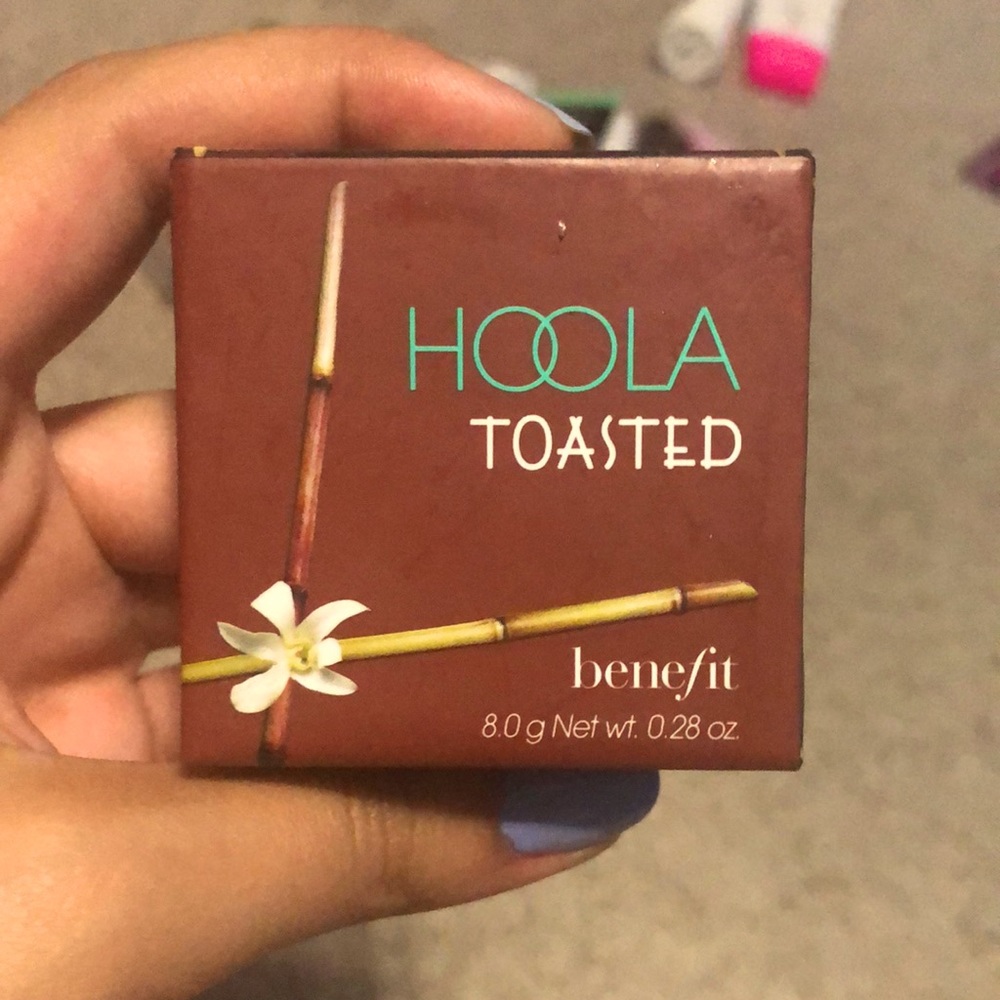 Hoola bronzer in shade Toasted